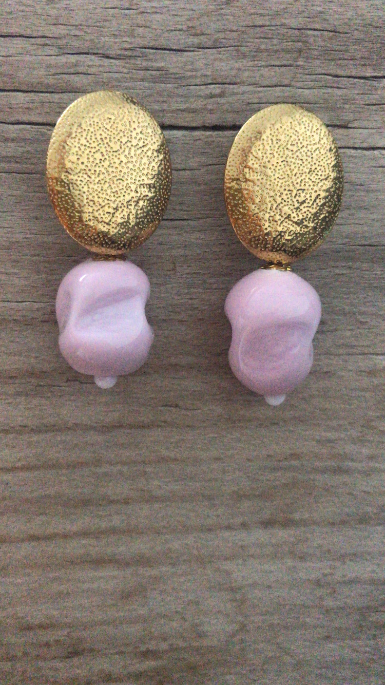 Pembe üfleme cam 