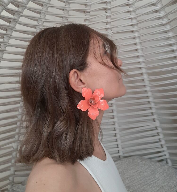 ZARA MODEL MİNE ÇİÇEKLİ KÜPE