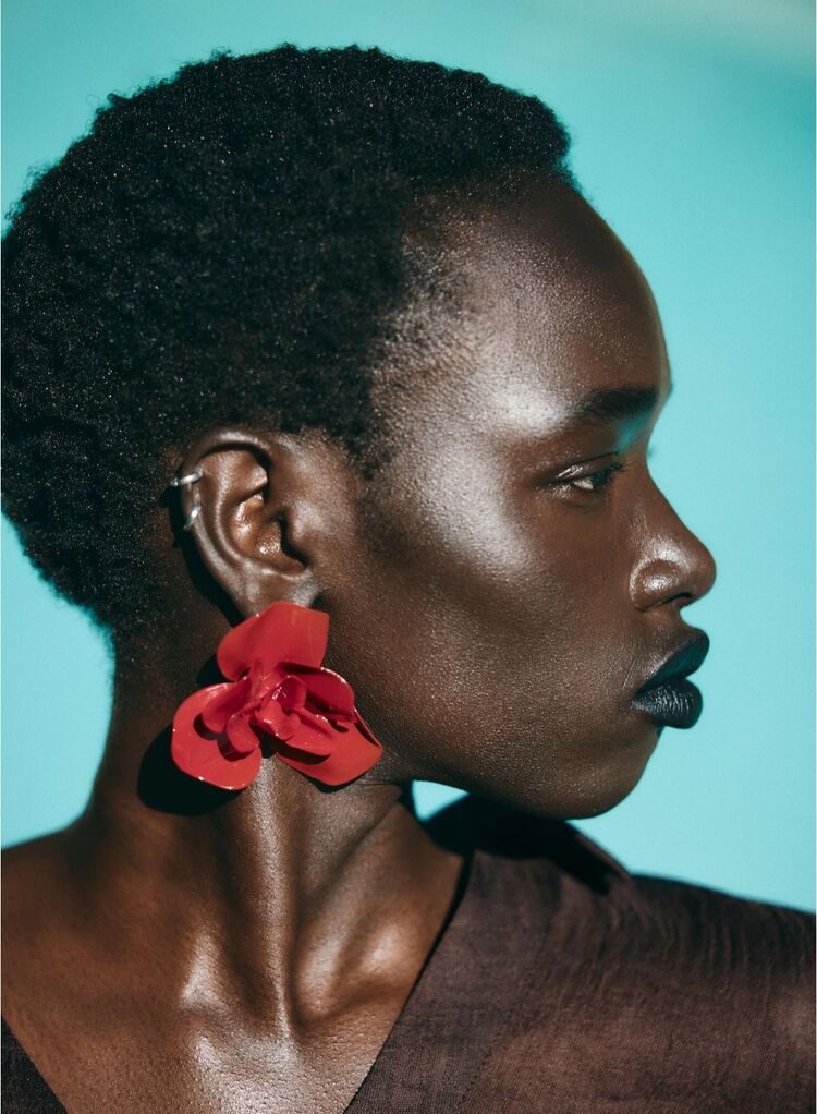 ZARA MODEL MİNE ÇİÇEKLİ KÜPE
