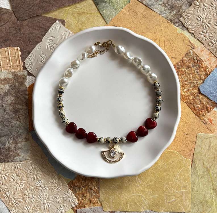 Zirkon Taşlı Charm Detaylı Bohem Kolye 