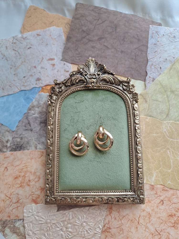 Gold Renkli Pirinç Küpe 