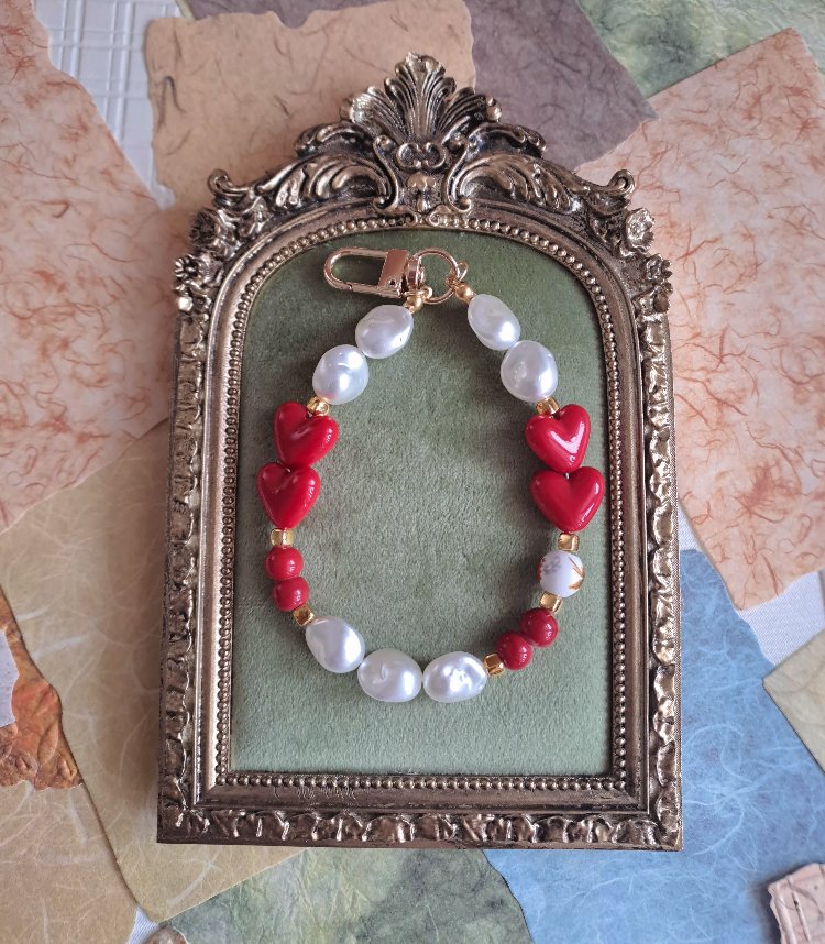 Kalp Detaylı Renkli Charm