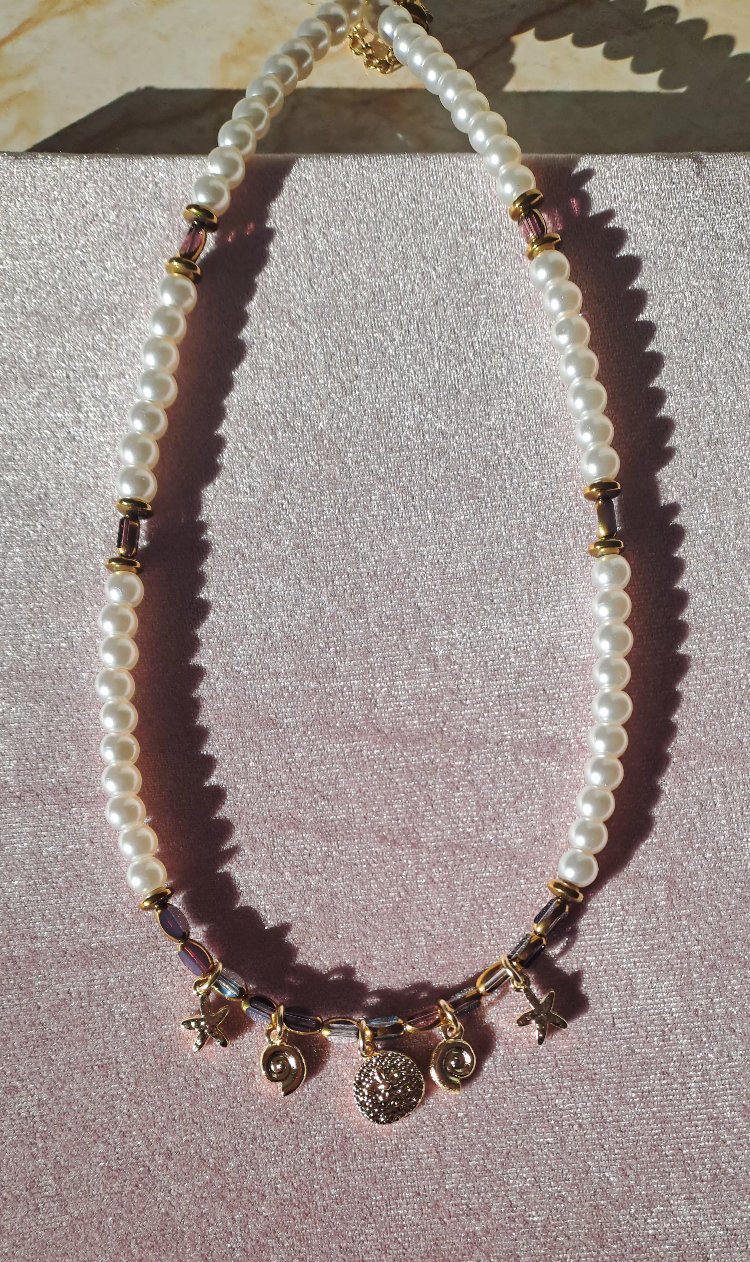 Charm Detaylı Kolye 