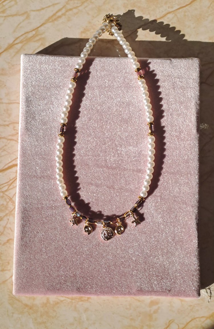 Charm Detaylı Kolye 