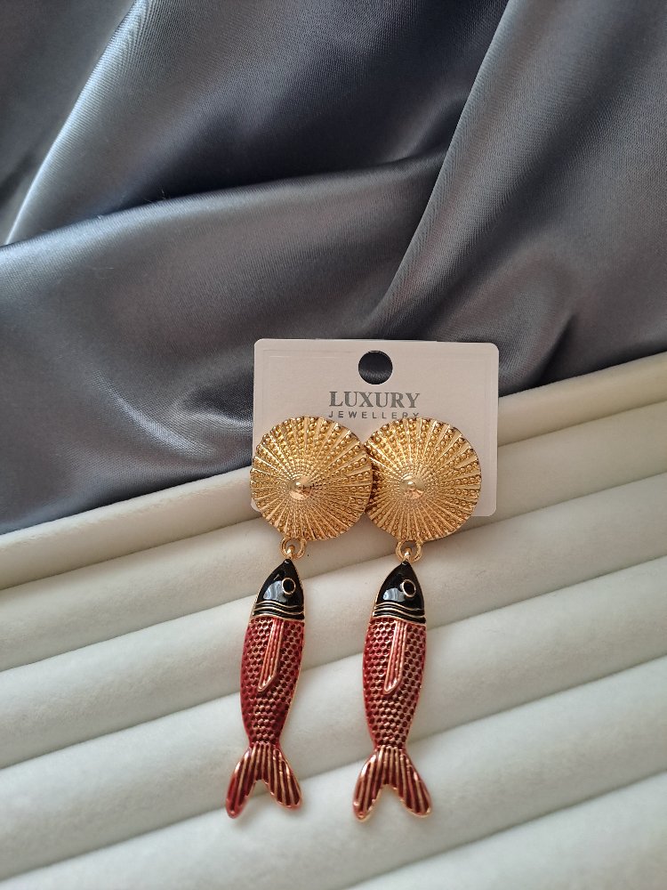 Pirinç Sallantılı Gold  Balık Detaylı Küpe