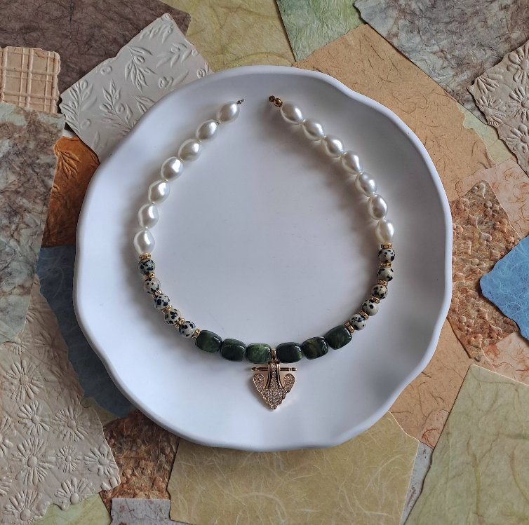 Zirkon Taşlı Charm Detaylı Kolye 