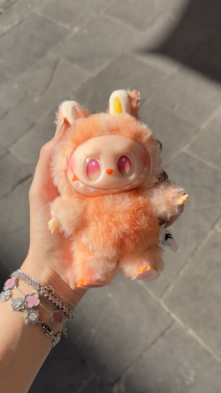 Labubu baby turuncu