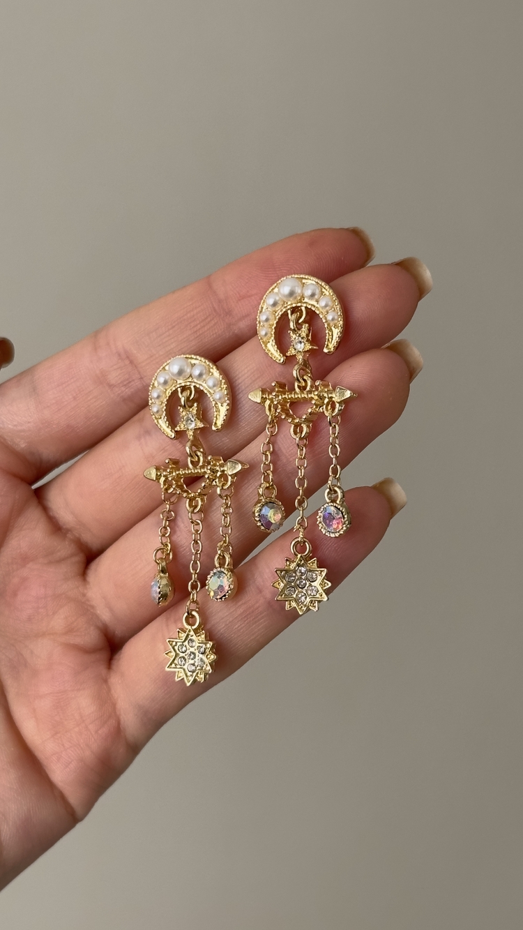 Vintage model sallantılı küpe