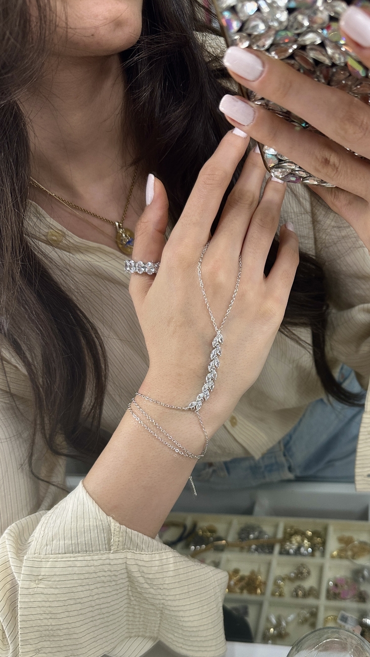 Başak model şahmeran