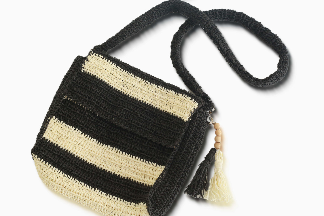 El Yapımı Siyah Çizgili Örgü Omuz Çantası | Handmade Black Striped Crochet Bag