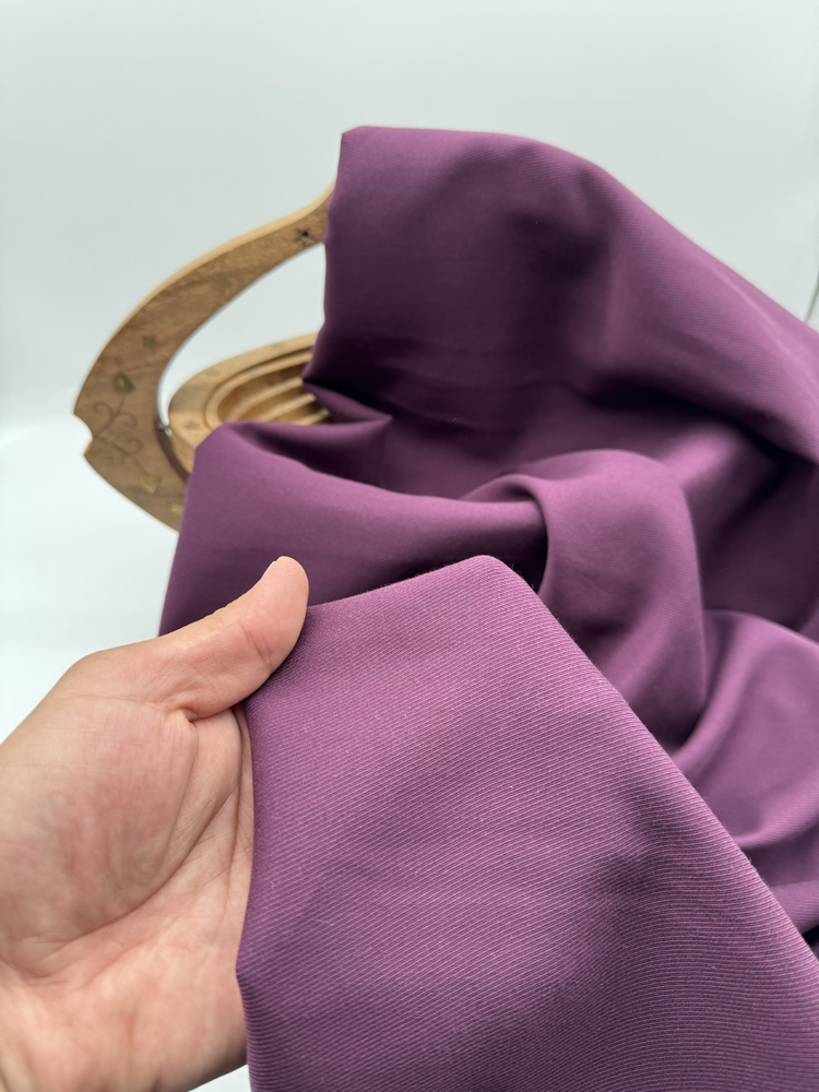 Mürdüm Renk Gabardin Tencel Kumaşı