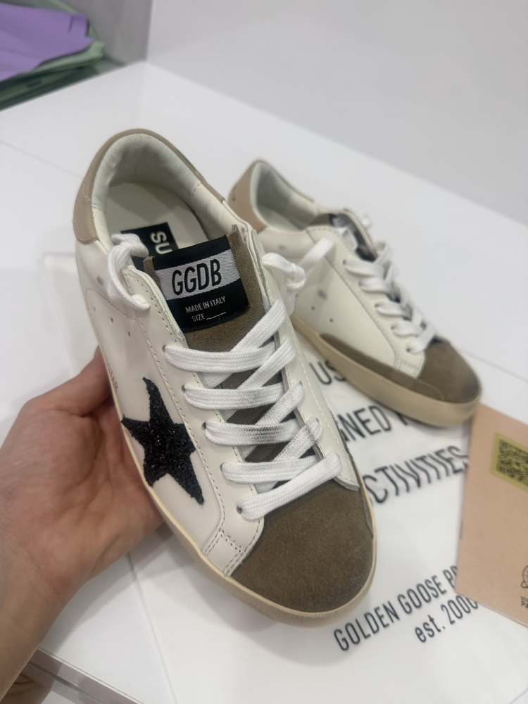 GOLDEN GOOSE