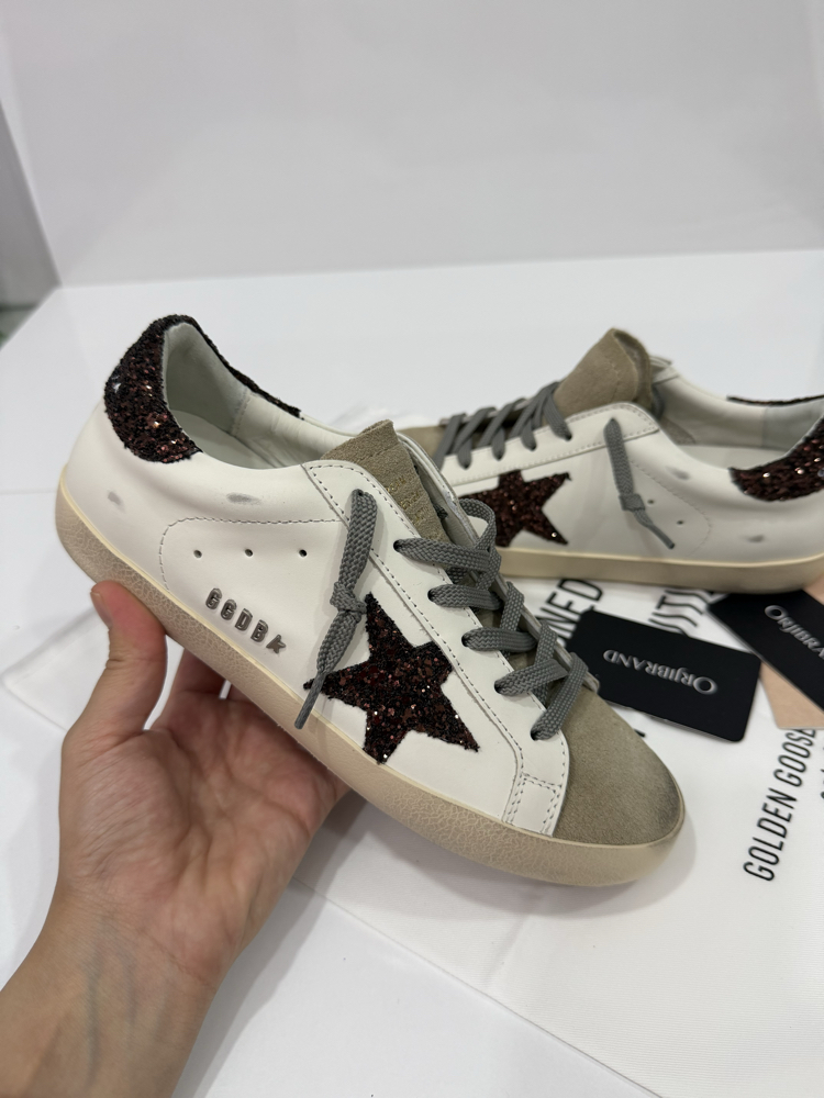 GOLDEN GOOSE