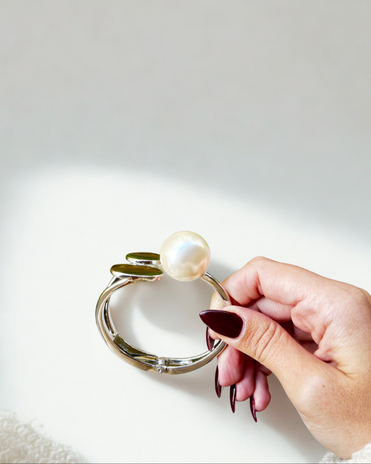 Pearl Series – No:3 | Trio Edition