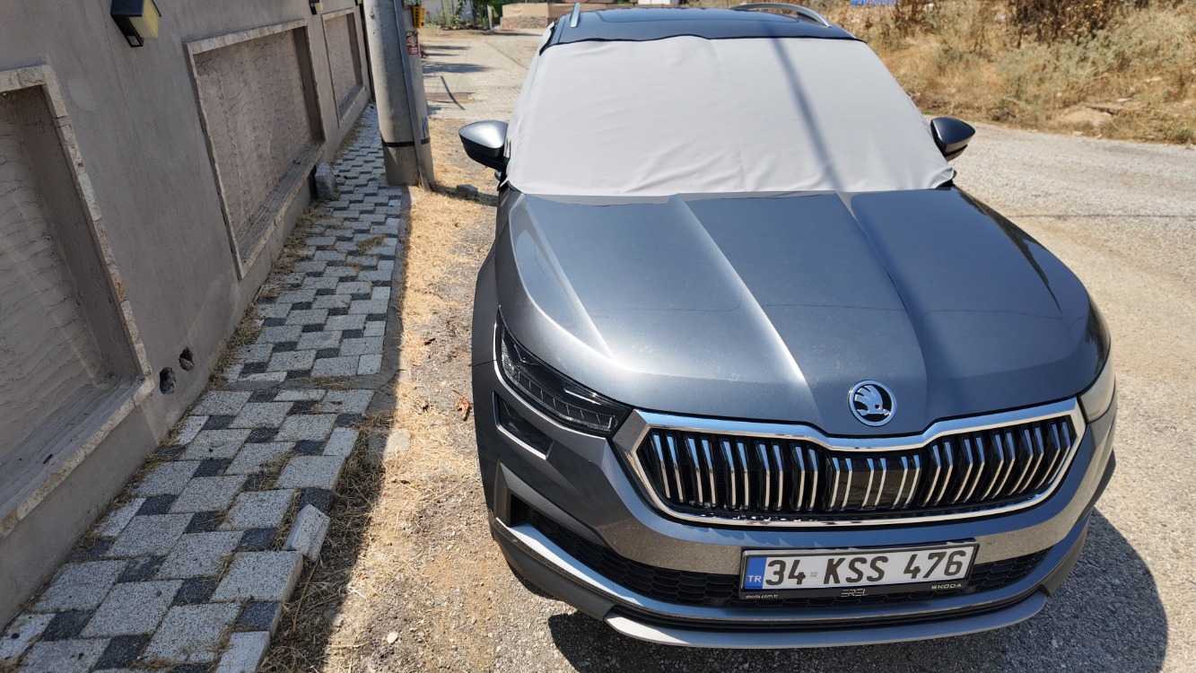 Skoda Kodiaq Premium Isı Yalıtımlı ve %100 Karartmalı Oto Cam Perdesi