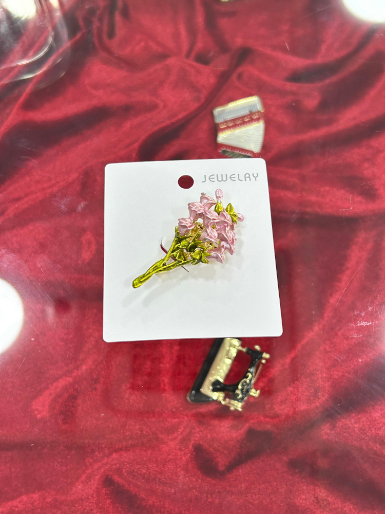 Pembe gül buket yaka iğnesi 