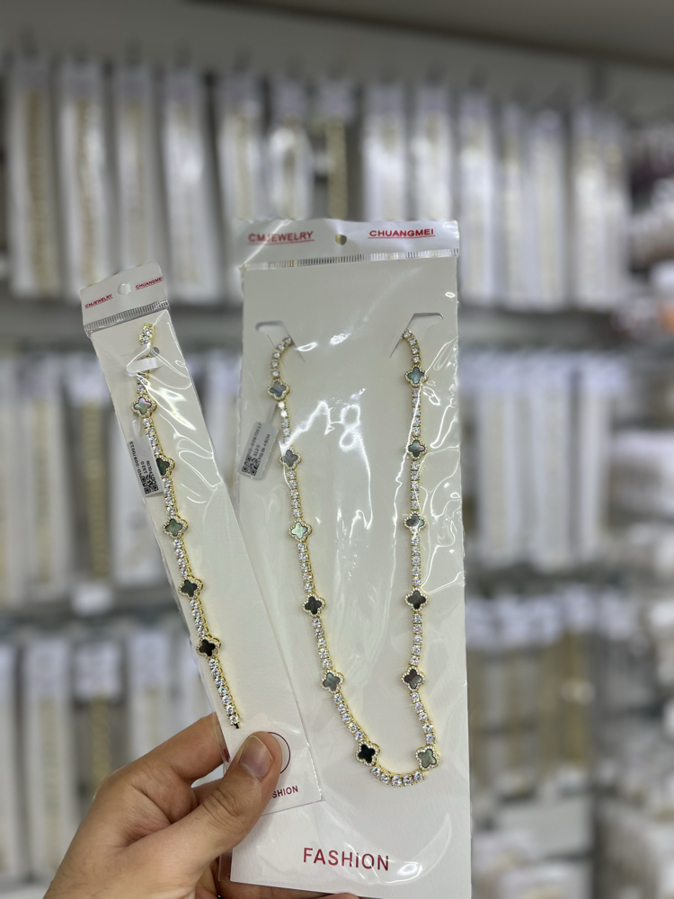 Van cleef siyah sertifikalı