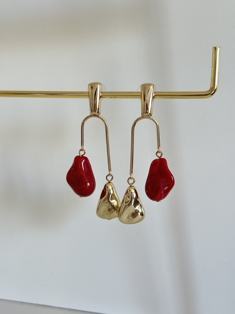 Gold Kırmızı Sallantılı Küpe 