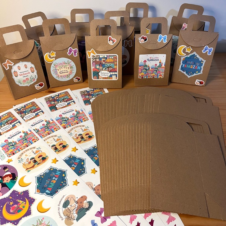 Stickerli Ramazan Hediye Kutuları (40 adet)
