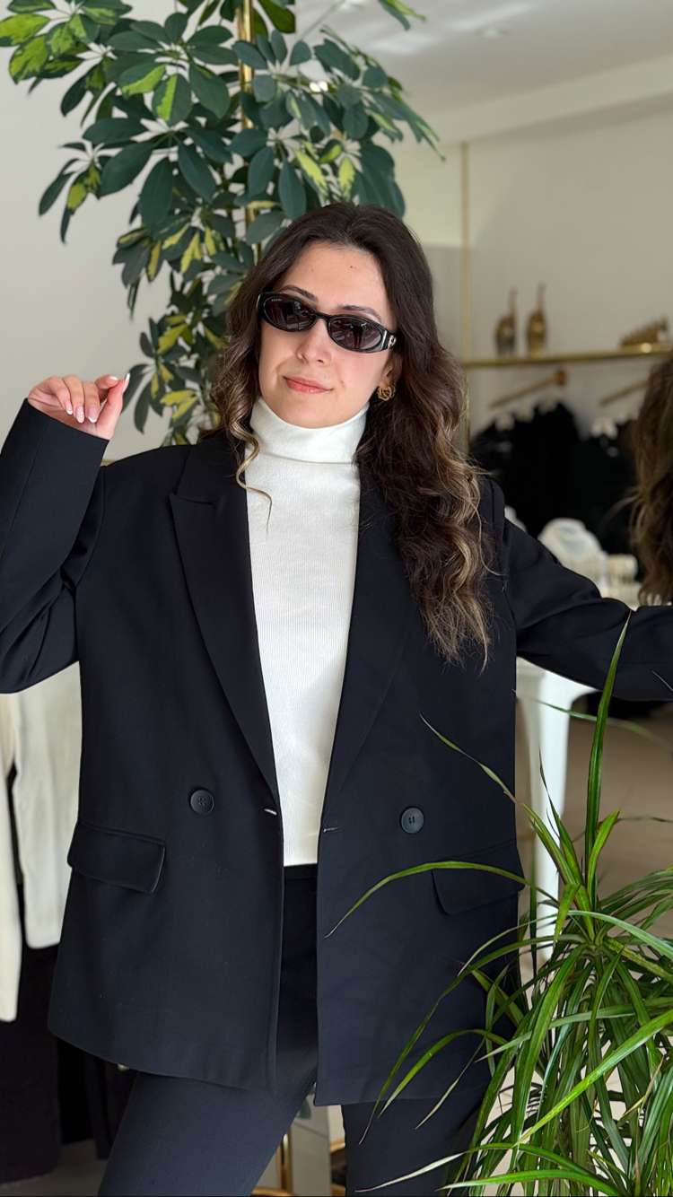 Çift Düğmeli Siyah Blazer Ceket