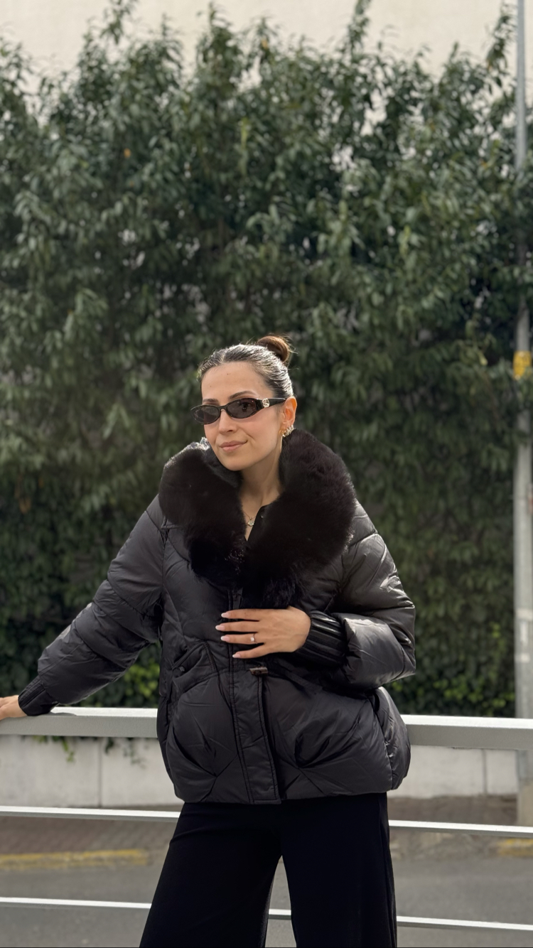Yakası Kürklü Siyah Şişme Mont