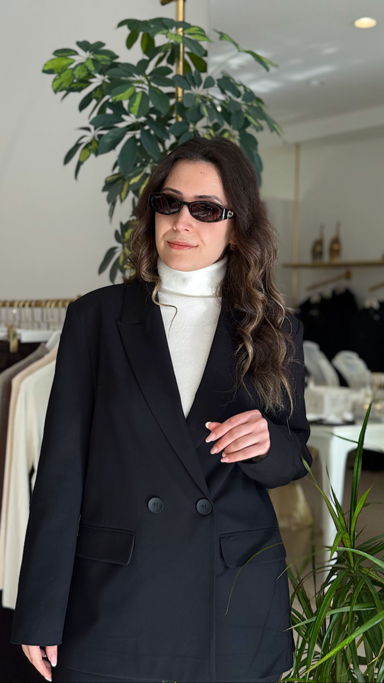 Çift Düğmeli Siyah Blazer Ceket