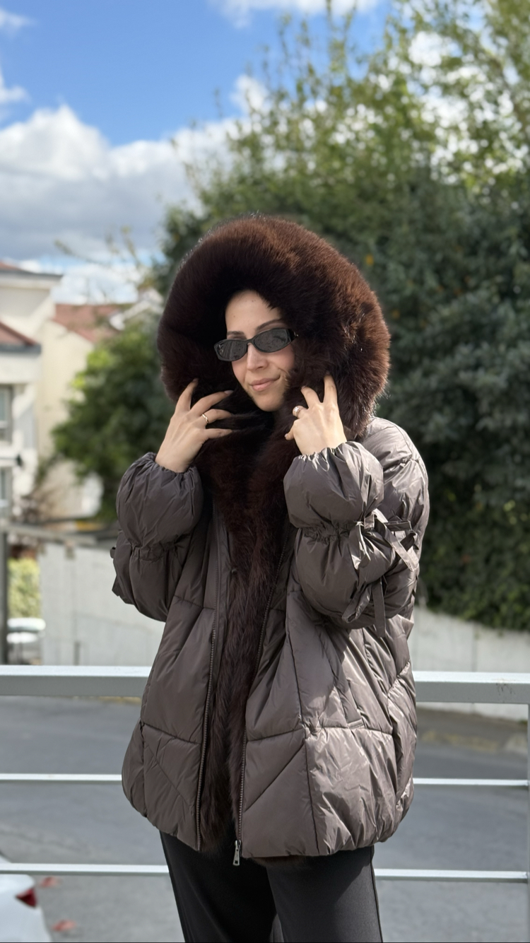 Yakası Kürklü Kol Detaylı Kahve Şişme Mont