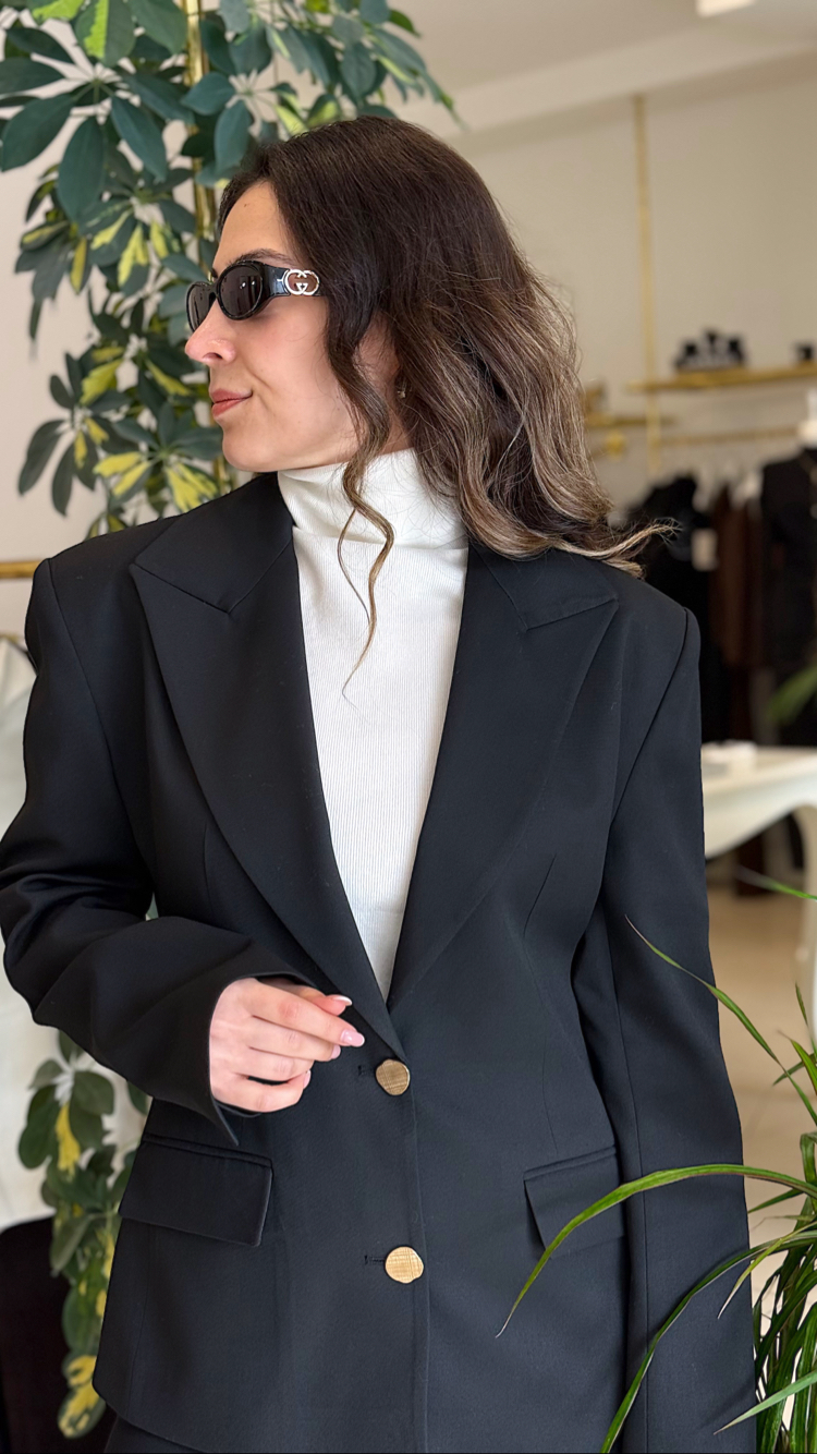 Gold Düğmeli Vatkalı Siyah Blazer