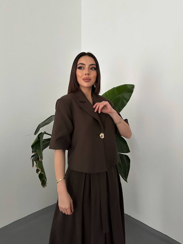 Tek düğmeli ceket ve etek takım