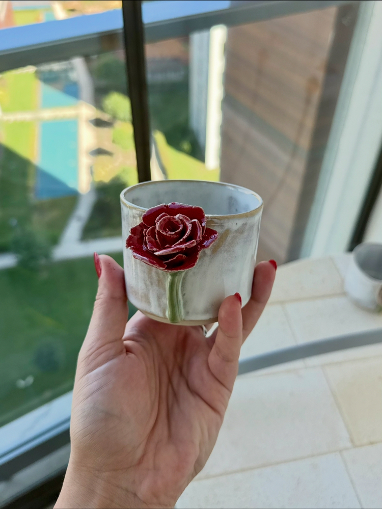 3d gül detaylı stoneware kupa
