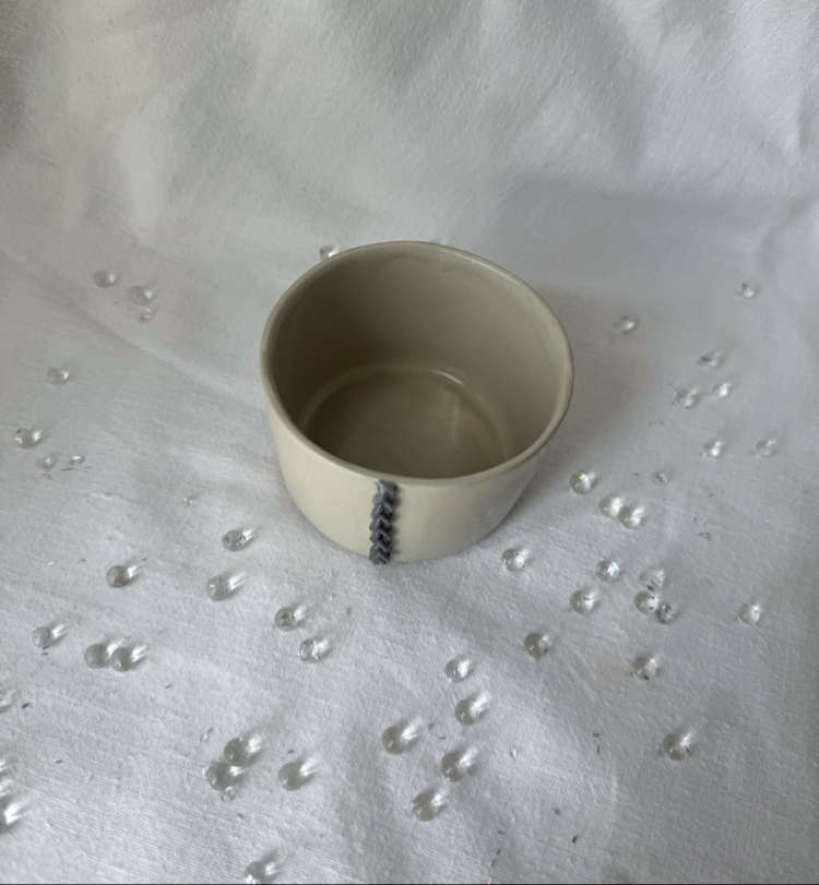Zincir detaylı el yapımı stoneware bardak