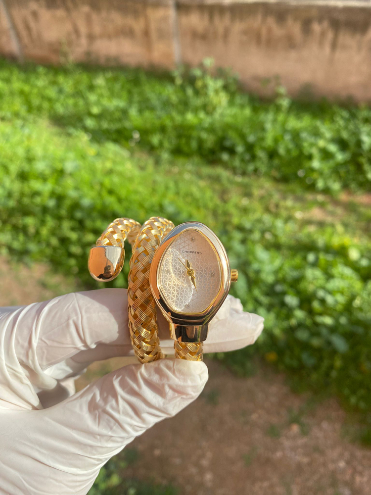 Gold yılan modelli saat