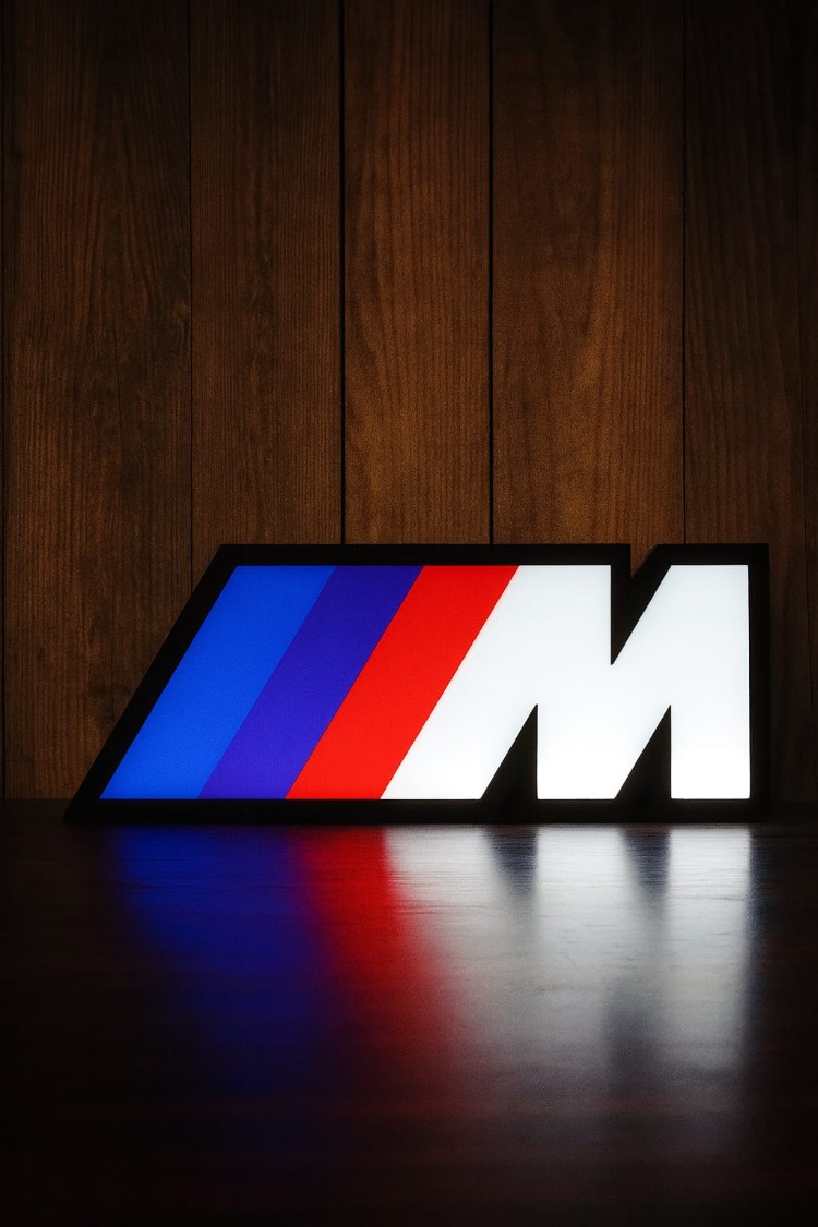 BMW M Logolu Masa Lambası | USB Type-C Beyaz LED