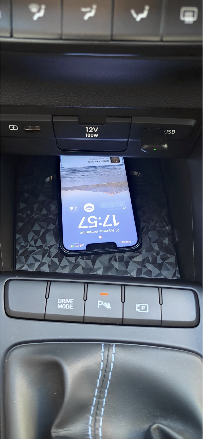 Hyundai i20N Kablosuz Şarj Cihazı Sabitleyici | Özel Tasarım Telefon Tutucu