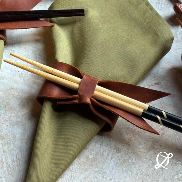 El Yapımı Hakiki Deri Peçetelik & Chopstick Tutucu