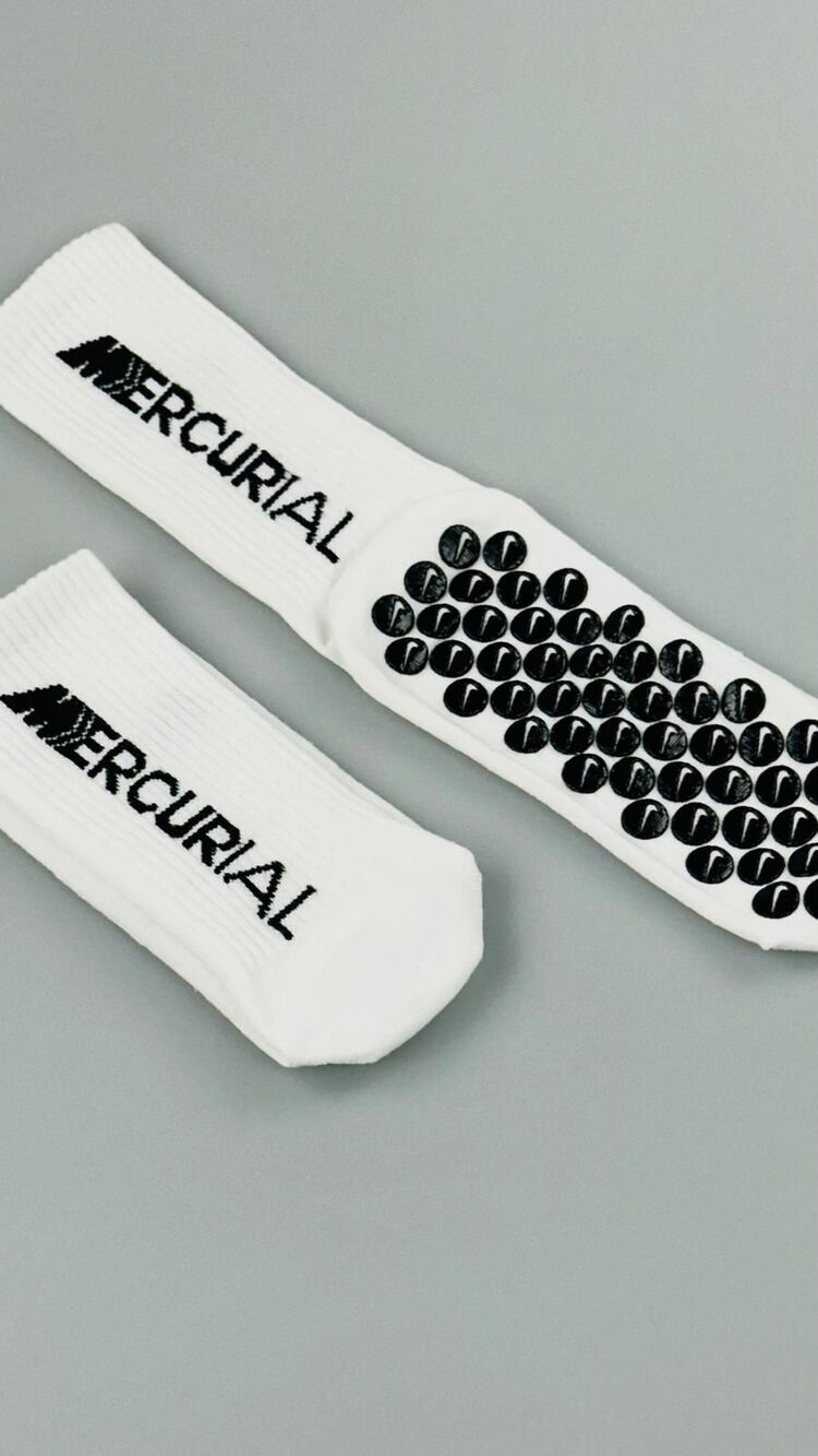 NİKE MERCURİAL Kaymaz Çorap Pro 3'lü paket.