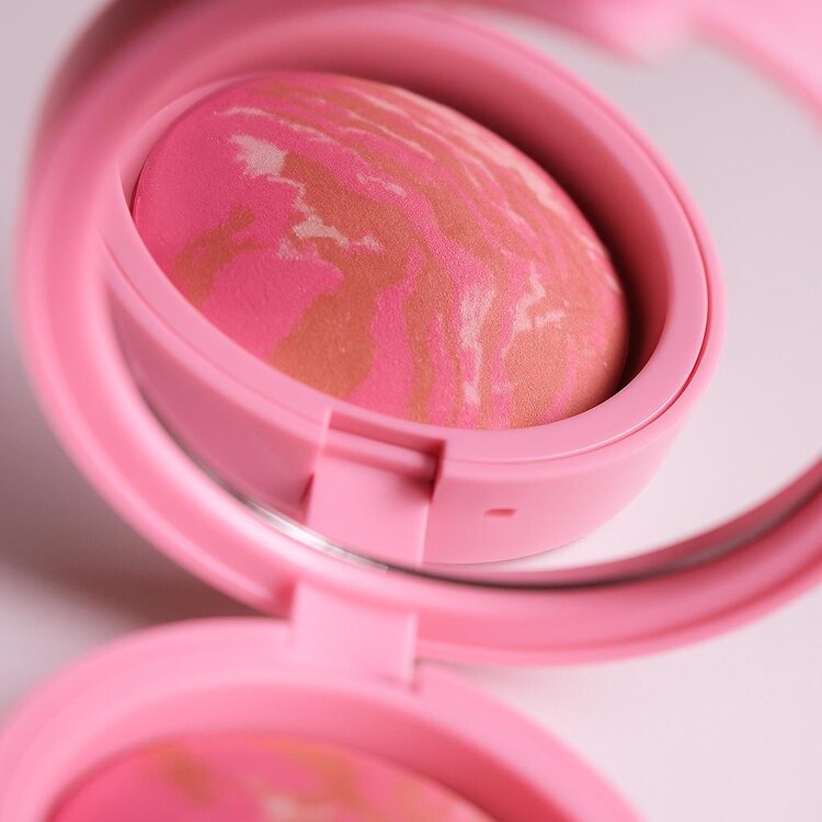 Iconic | Girly Glow Blush