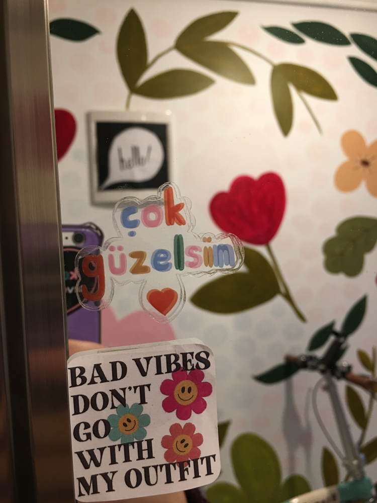 “Çok Güzelsin” Ayna Stickerı