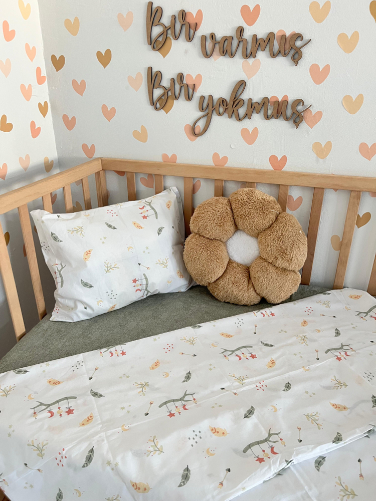 %100 Pamuklu Kumaş Minik Çiçekler Bebek Nevresim Takımı