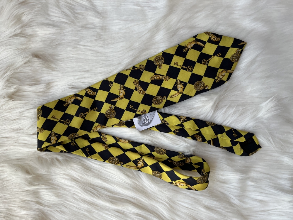 Escada tie