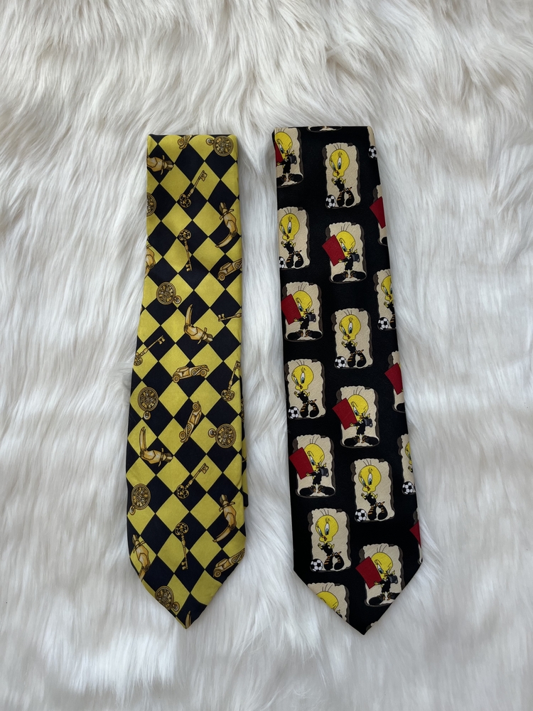 Escada tie