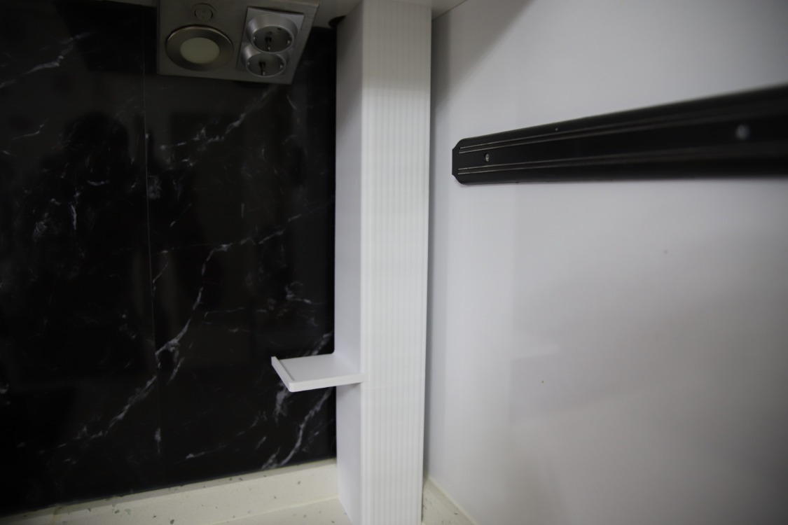 Raflı Doğalgaz Borusu Gizleme Paneli