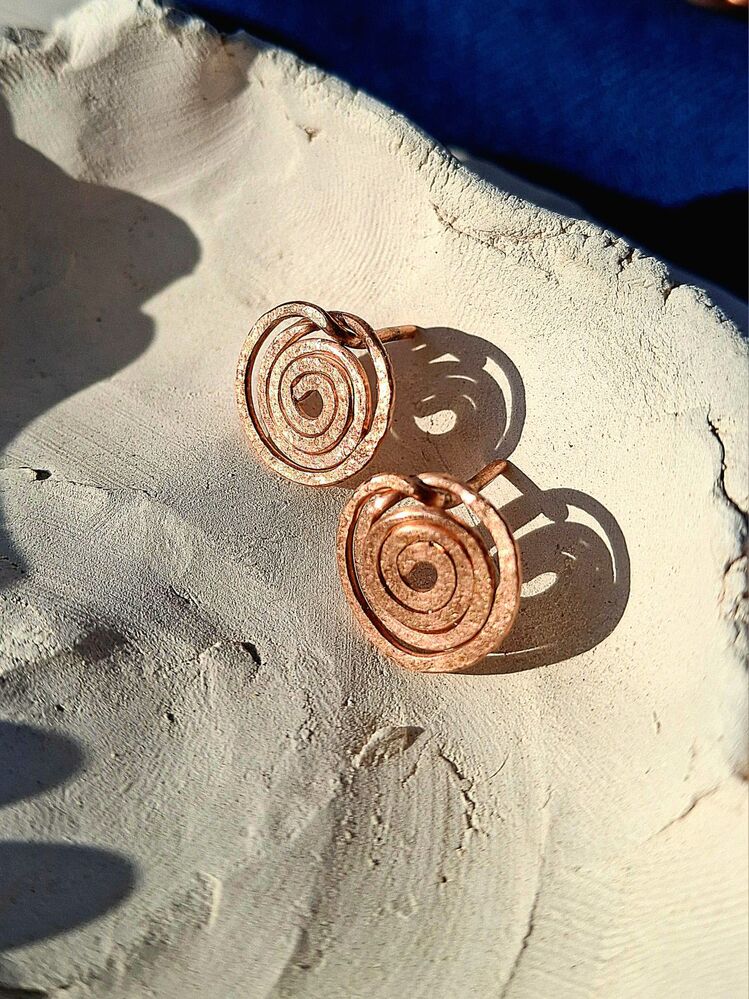 PH121 Bakır Minimal Spiral Döngü Küpe