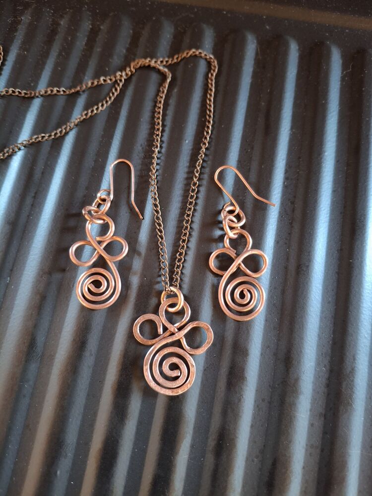 PH127KY Bakır Spiral Uçlu Yonca Kolye