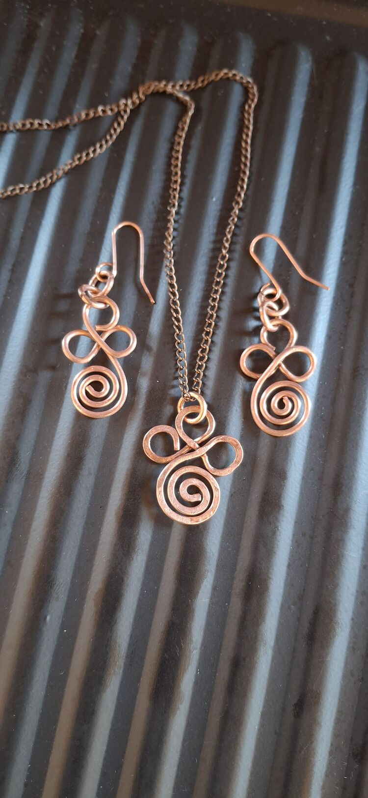 PH127KP Bakır Spiral Uçlu Yonca Küpe