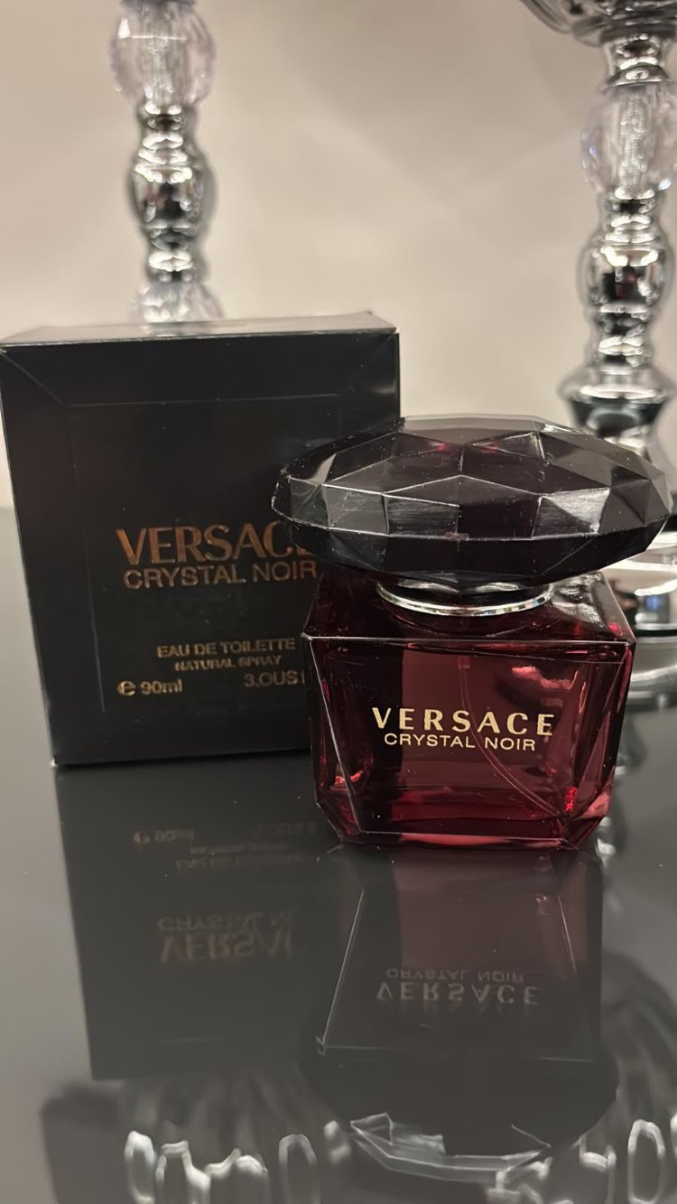 Versace Crystal Noir Edt Kadın Parfümü 90ml