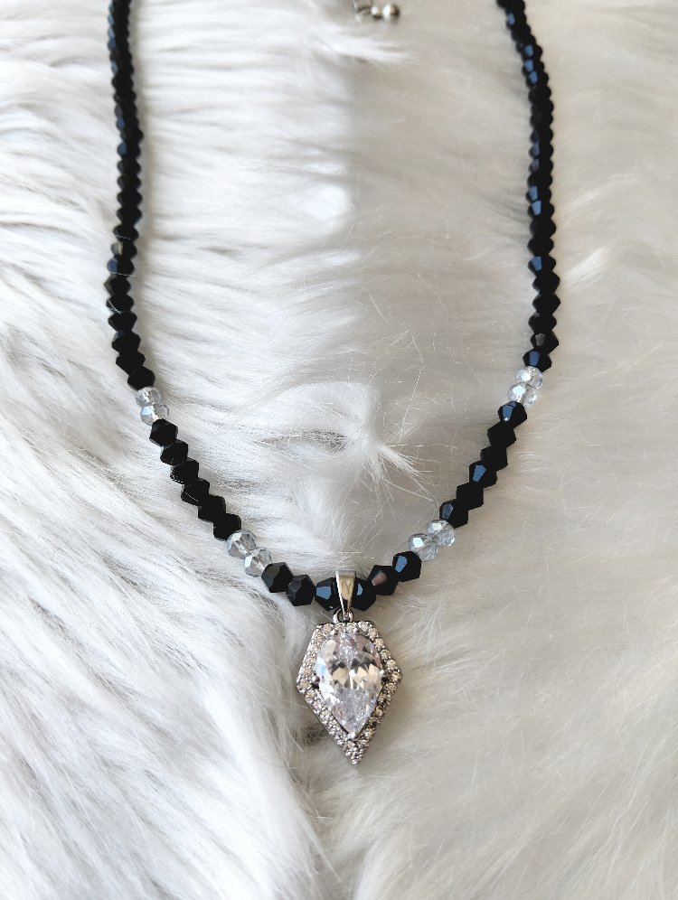 Luna Noir|El yapımı kristal kolye