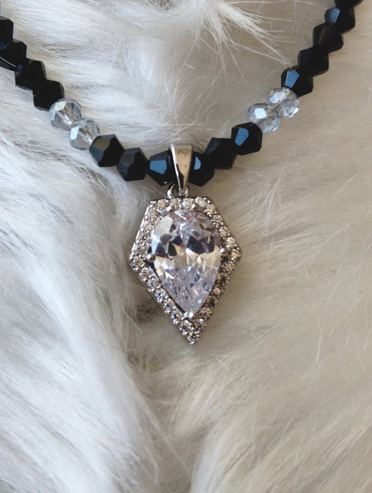 Luna Noir|El yapımı kristal kolye
