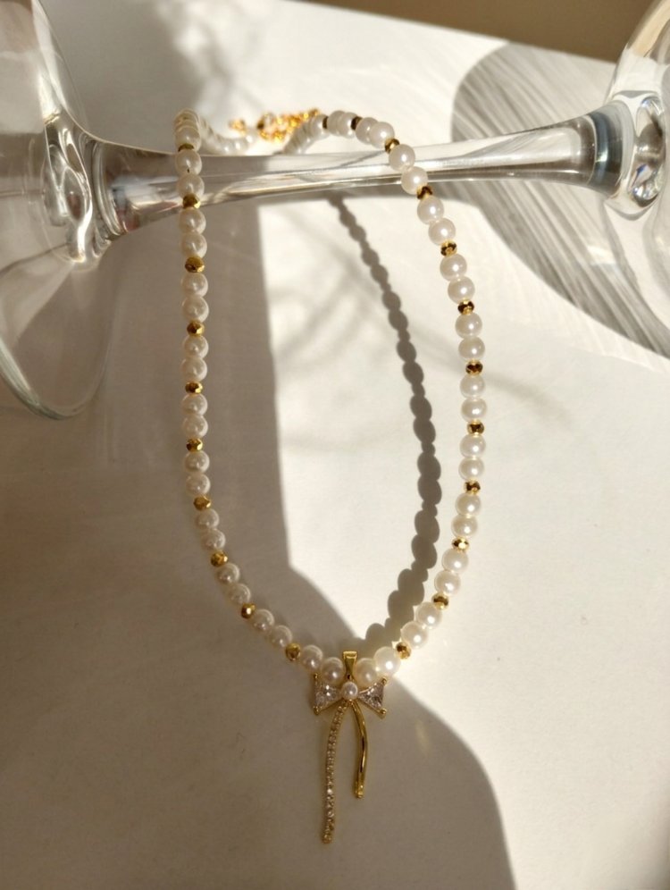 Pearl Bow Kolye