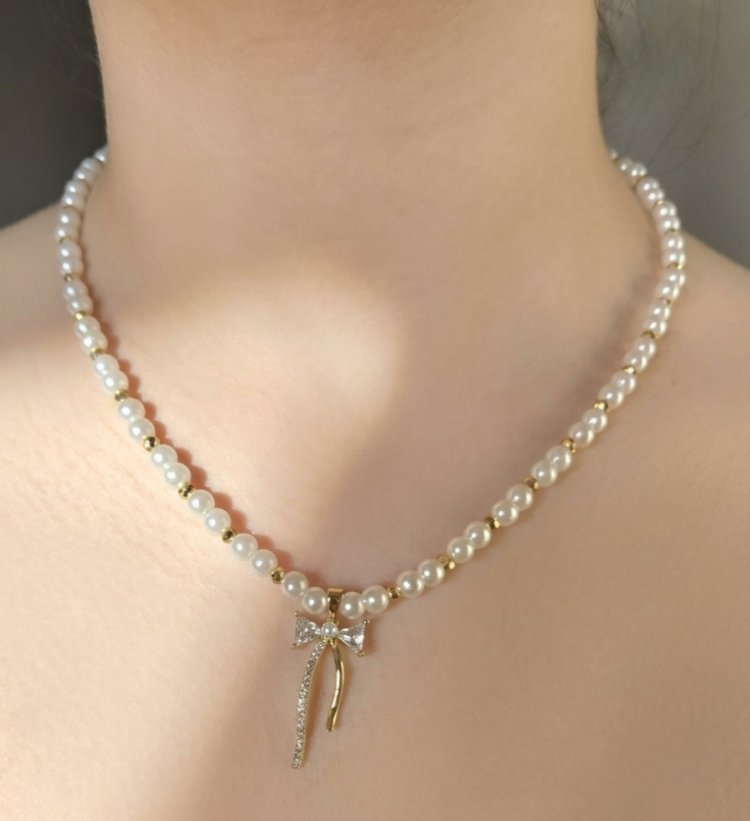 Pearl Bow Kolye